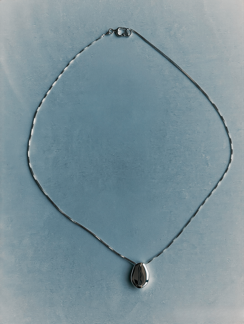 The (un)locket