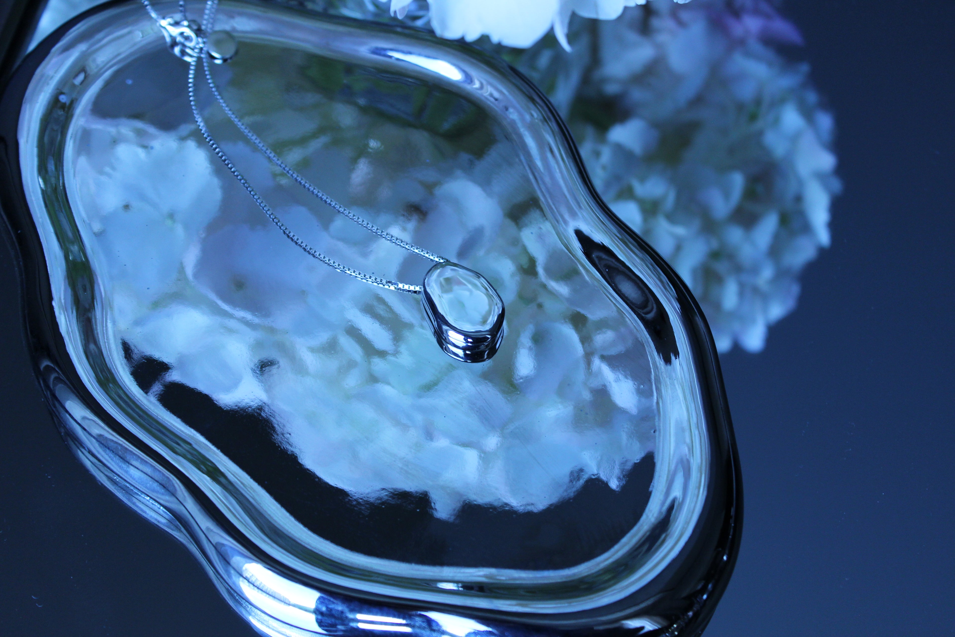 The (un)locket